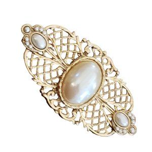 Lovely Vintage Pin Brooch Gold Tone Filigree Faux Cabochon Pearls C Clasp EUC